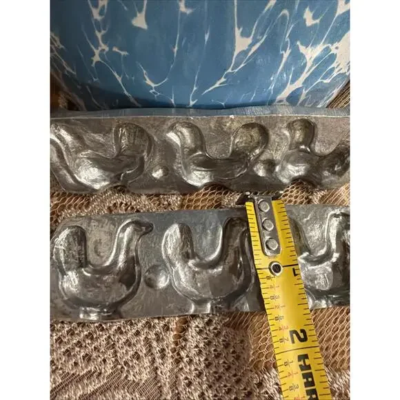 Vintage Pewter Chocolate Candy Ice Cream Mold 3D Hen Chicken Spring Primitive - Picture 4 of 5